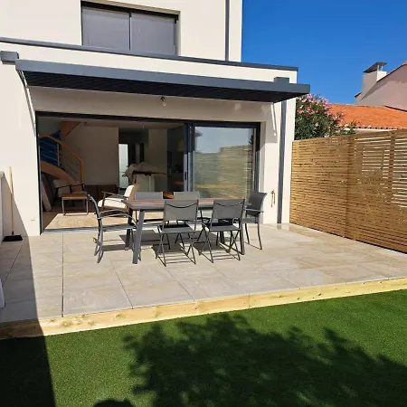 Contemporaine Pres De La Avec Jardin, Terrasse Et Wifi - Fr-1-22-359 Feriehus *