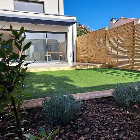 Contemporaine Pres De La Avec Jardin, Terrasse Et Wifi - Fr-1-22-359 *