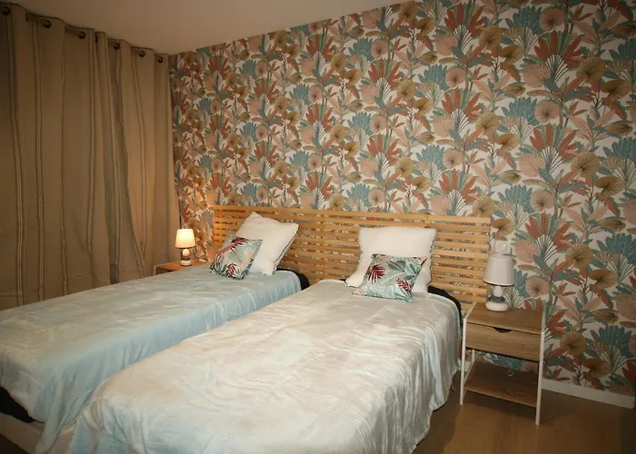 Contemporaine Pres De La Avec Jardin, Terrasse Et Wifi - Fr-1-22-359 Vakantiehuis