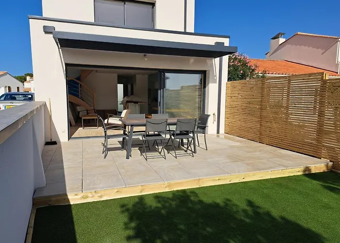 Contemporaine Pres De La Avec Jardin, Terrasse Et Wifi - Fr-1-22-359 Vakantiehuis *