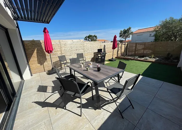 Contemporaine Pres De La Avec Jardin, Terrasse Et Wifi - Fr-1-22-359 * La Tranche-sur-Mer