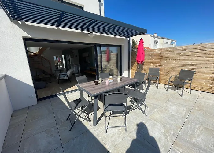 Contemporaine Pres De La Avec Jardin, Terrasse Et Wifi - Fr-1-22-359 Vakantiehuis *